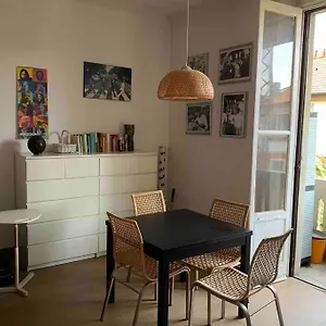 Splendido Con Tutti Servizi In Zona Navigli Italia
