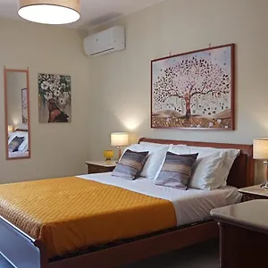 Apartment Lorenzo Guest With Free Private Parking-- Cantieri Culturali Italy